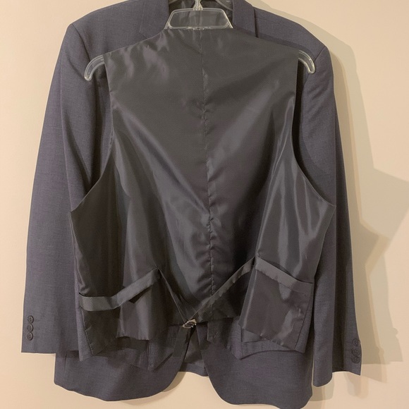 44R - Pronto Uomo  Suit Coat and Vest - Picture 3 of 16